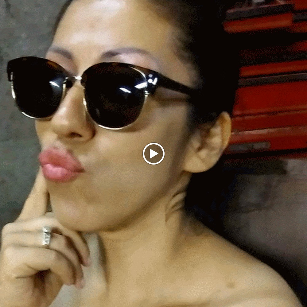 Meet your Posher, Corina